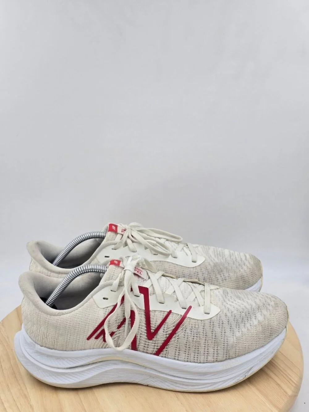New Balance Men's FuelCell Propel V4 Running Shoe sea salt red size 10.5 2E Wide